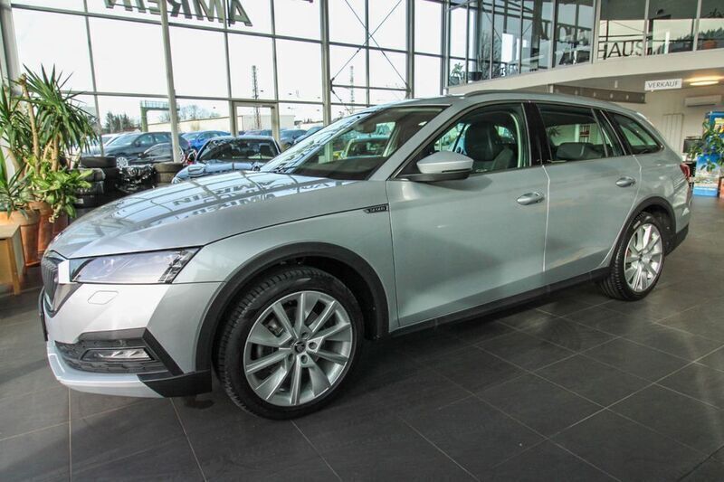 Brilliantsilber metallic Gebraucht 2022 Skoda Octavia Scout 4x4 Kombi | 27.500 € (Guter Preis) - Bild 1/4