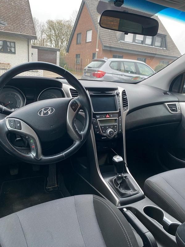 Schwarz Gebraucht 2013 Hyundai i30 Style Kombi | 3.800 € (Guter Preis) - Bild 1/4
