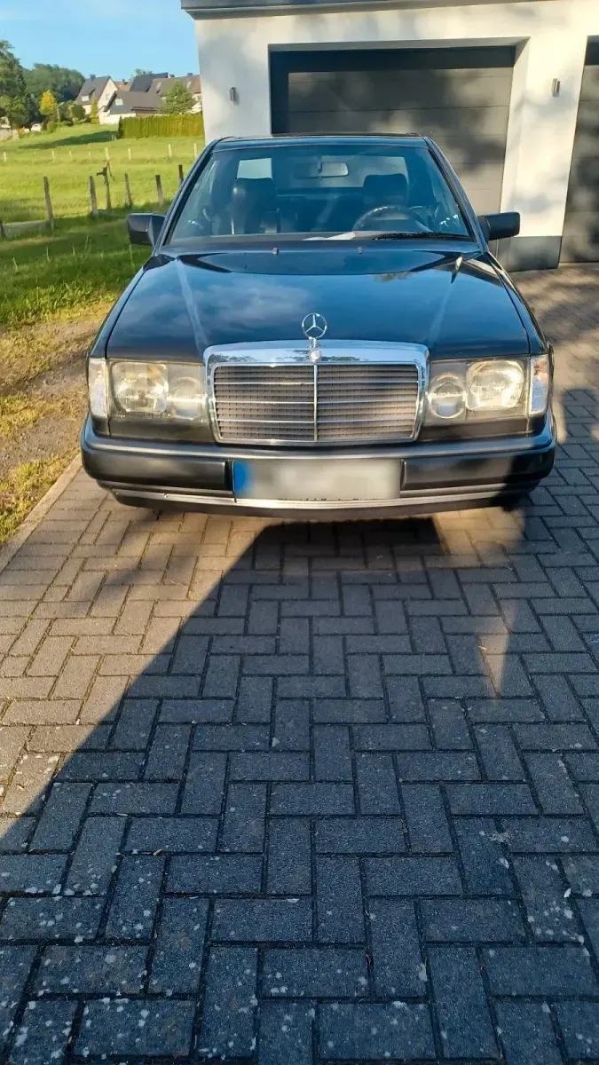 Gebraucht Mercedes 300 180 PS (132 kW) 1989 Schwarz Coupé