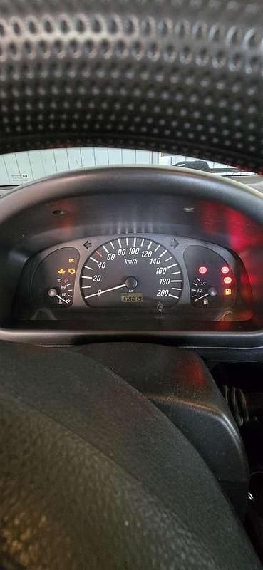 Gebraucht Opel Agila 60 PS (44 kW) 2004 Kleinwagen