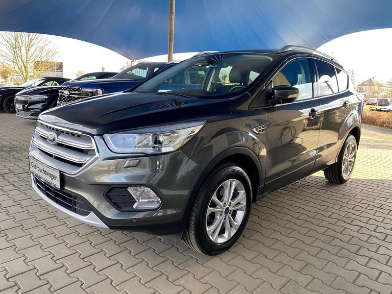 Gebraucht Ford Kuga Titanium 150 PS (110 kW) 2018 Magneticgrau (metallic) (grau) SUV