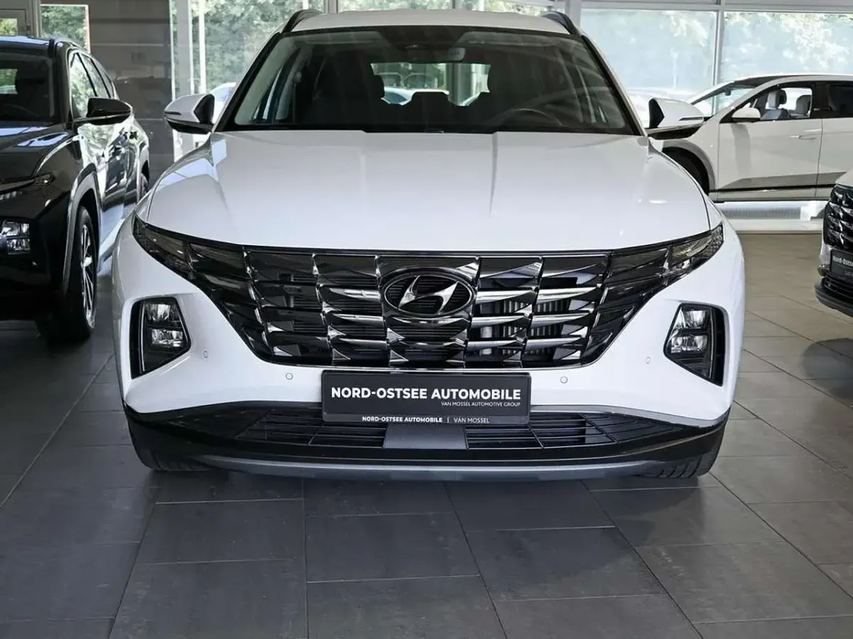 Gebraucht Hyundai Tucson Trend 180 PS (132 kW) 2024 Atlas white / sol SUV