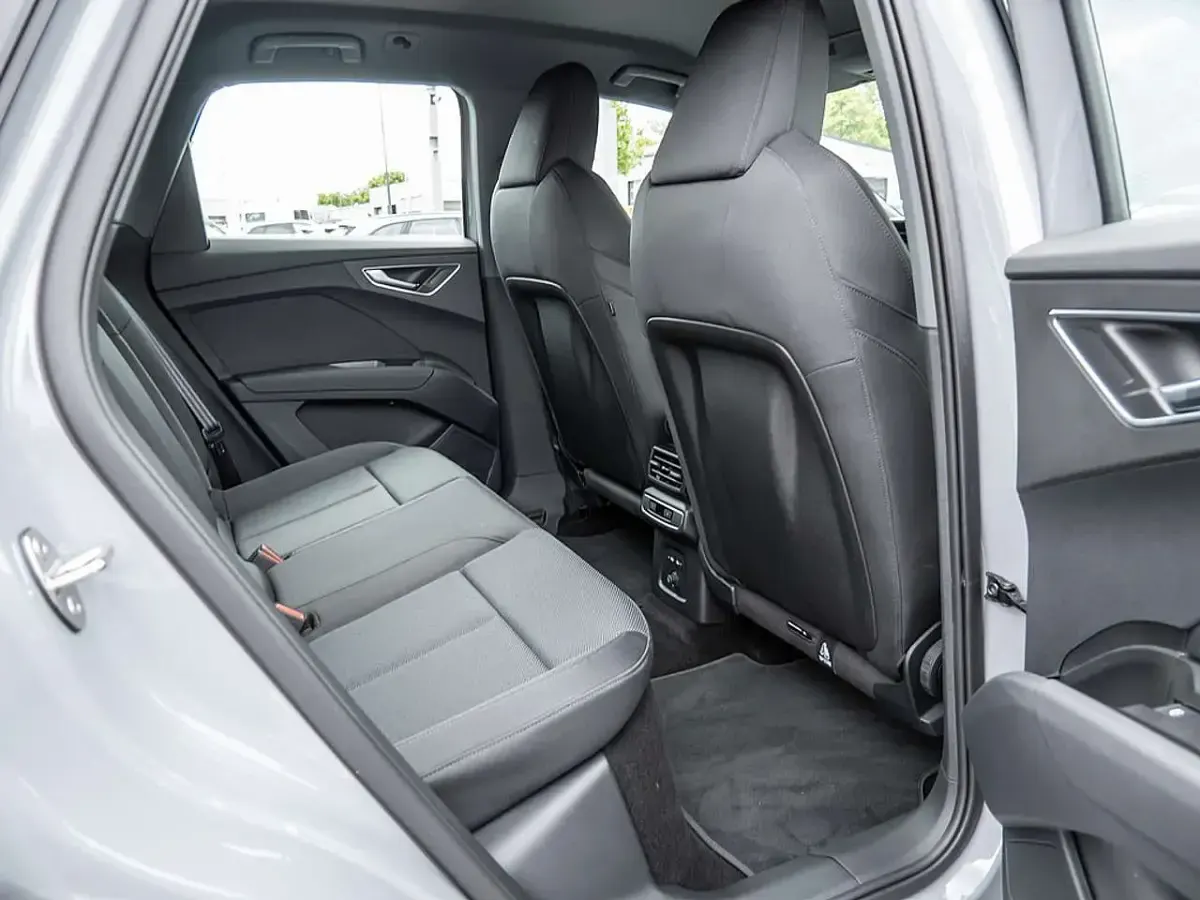 Gebraucht Audi Q4 e-tron Sport 210 kW (286 PS) 2025 Kieselgrau SUV
