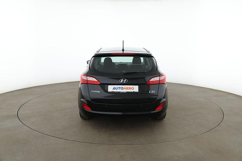 Gebraucht Hyundai i30 Classic 101 PS (74 kW) 2017 Schwarz Kombi