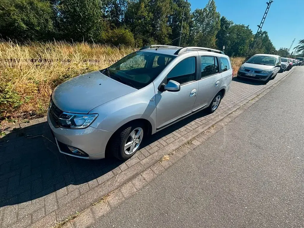 Gebraucht Dacia Logan MCV Lauréate 90 PS (66 kW) 2017 Grau Kombi