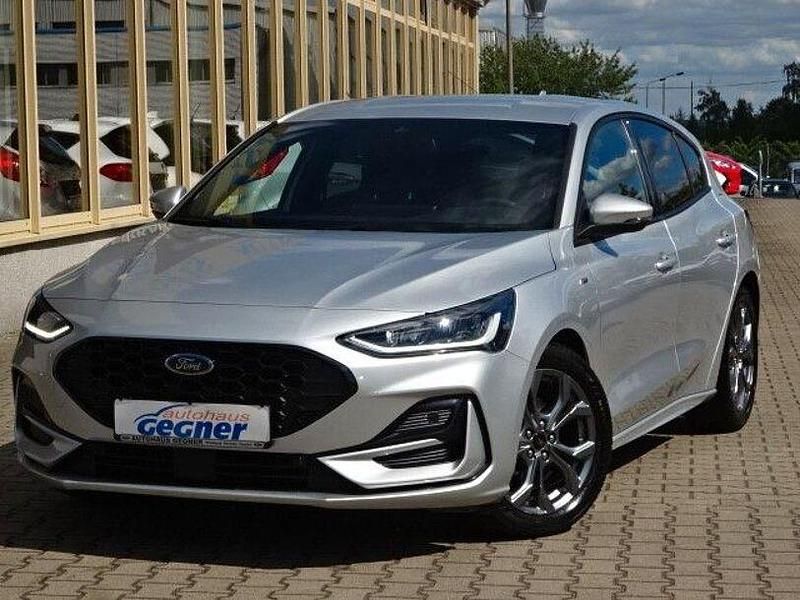 Gebraucht Ford Focus ST-Line 116 PS (85 kW) 2024 Silber Limousine