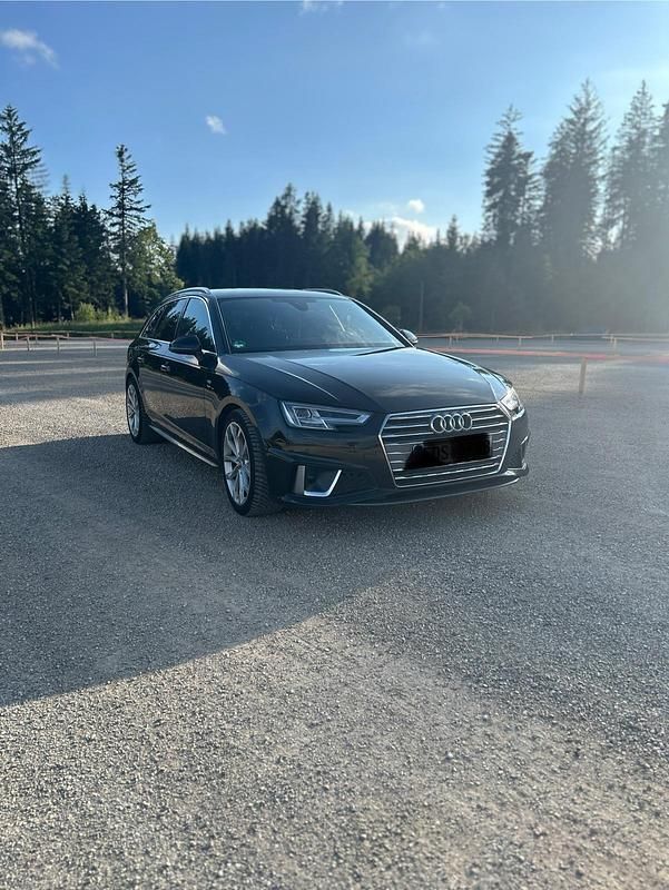 Schwarz Gebraucht 2019 Audi A4 S-Line Kombi | 18.300 € (Fairer Preis) - Bild 1/4
