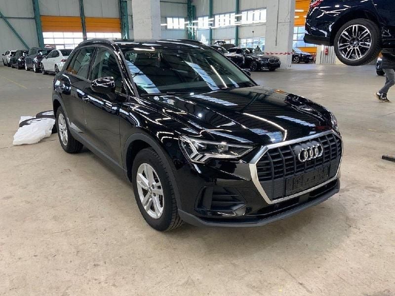 Gebraucht Audi Q3 Basis 245 PS (180 kW) 2022 Mythosschwarz SUV