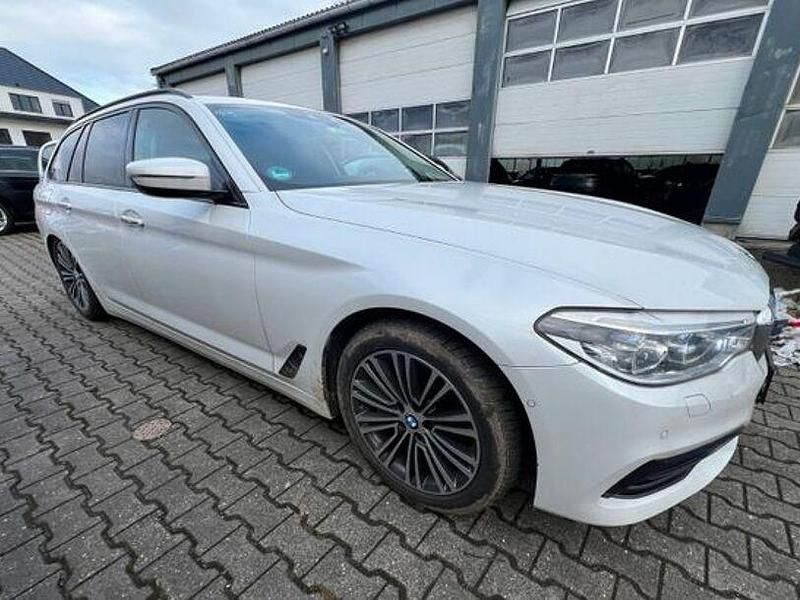 Gebraucht BMW 540 Sport Line 320 PS (235 kW) 2018 Weiß Kombi