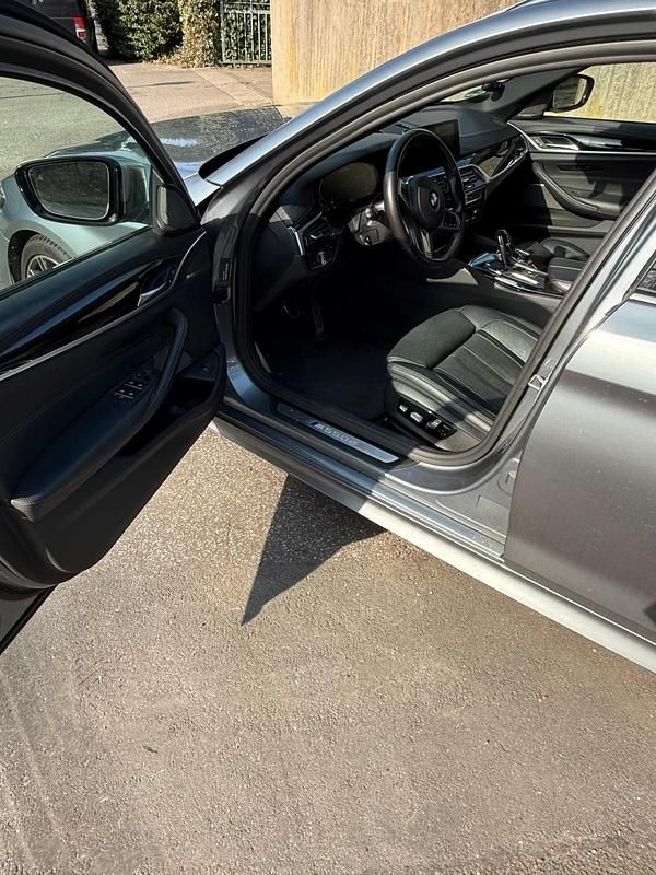 Gebraucht BMW M550 400 PS (294 kW) 2019 Andere farben Limousine