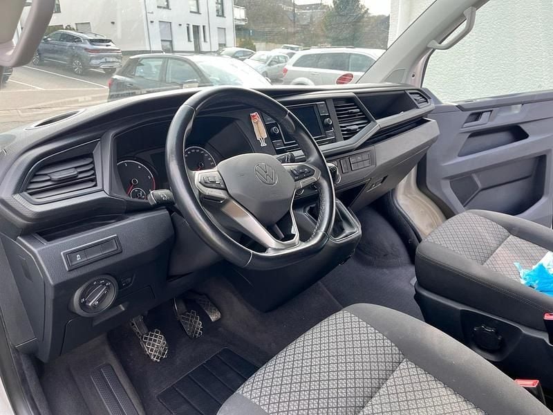 Gebraucht VW Multivan 150 PS (110 kW) 2021 Beige Van