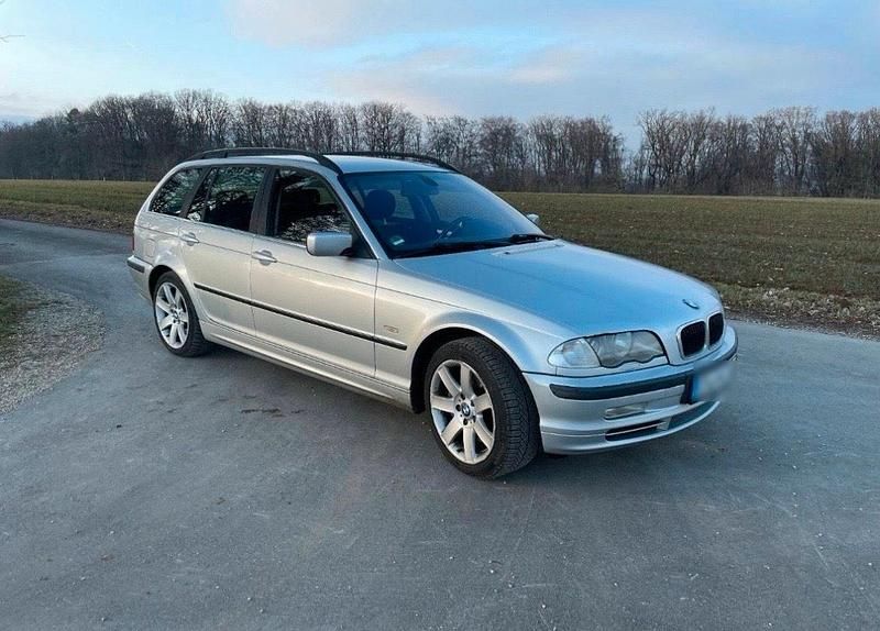 Second-hand BMW 330 231 CP (169 kW) 2001 Argintiu Break