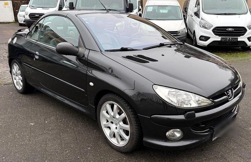 Gebraucht Peugeot 206 CC 109 PS (80 kW) 2003 Schwarz Cabrio