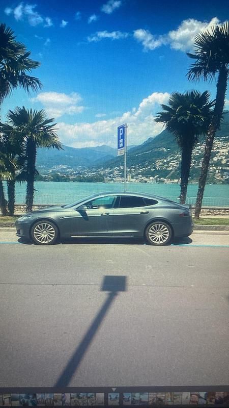 Silber Gebraucht 2013 Tesla Model S Kleinwagen | 15.000 € (Guter Preis) - Bild 1/4