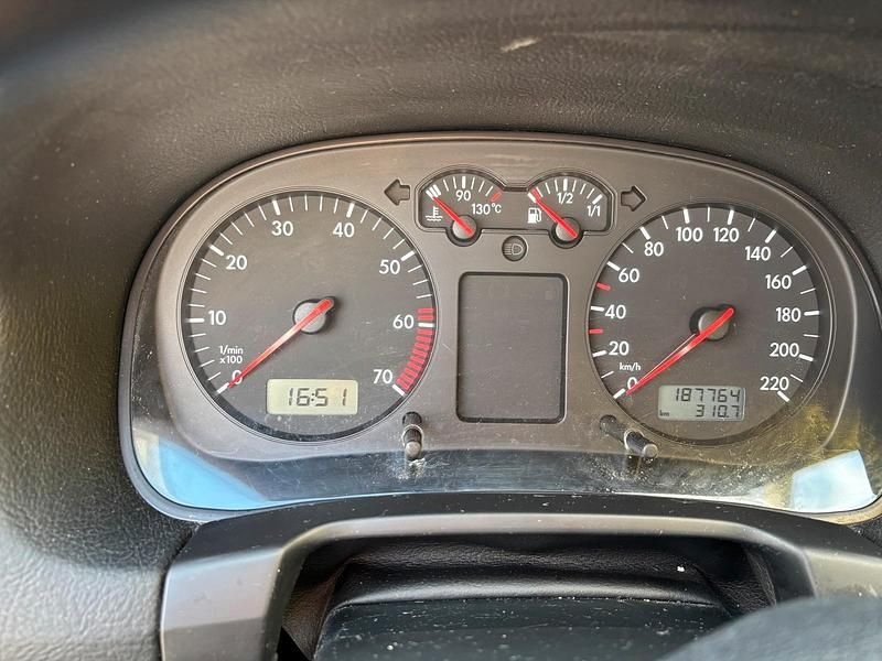 Gebraucht VW Golf IV 75 PS (55 kW) 2002 Silber Kleinwagen