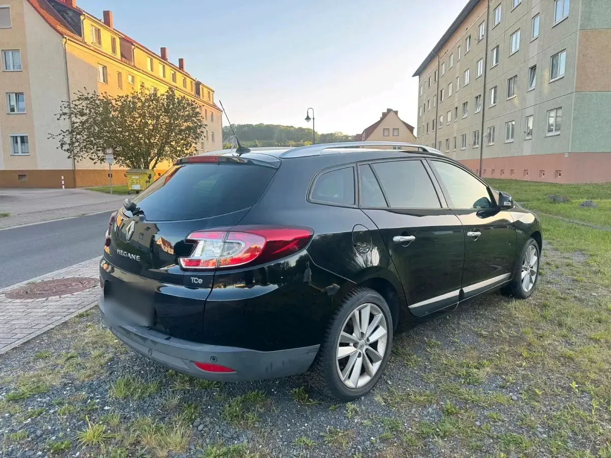 Gebraucht Renault Mégane III 130 PS (95 kW) 2012 Schwarz Limousine