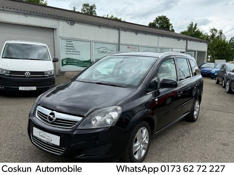 Schwarz Gebraucht 2010 Opel Zafira Edition Van / Kleinbus | 3.990 € (Etwas zu teuer) - Bild 1/4