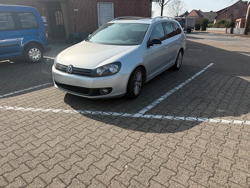 Gebraucht VW Golf VI Style 122 PS (89 kW) 2011 Grau Kleinwagen