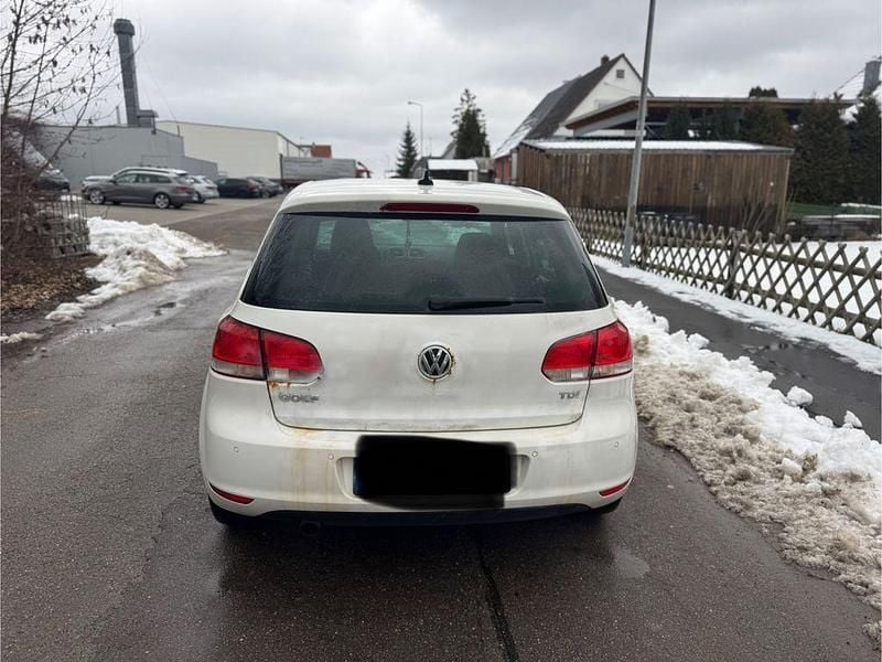 Gebraucht VW Golf VI Style 105 PS (77 kW) 2011 Weiß Kleinwagen