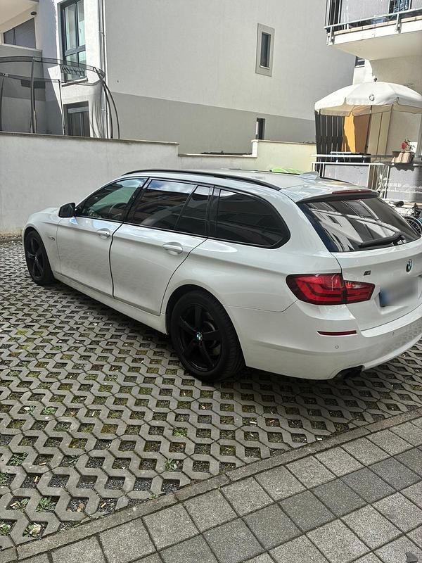 Gebraucht BMW 520 184 PS (135 kW) 2011 Weiß Kombi