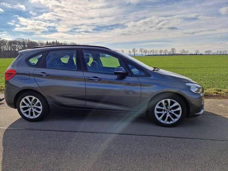 Gebraucht BMW 218 Advantage 150 PS (110 kW) 2016 Grau Kombi