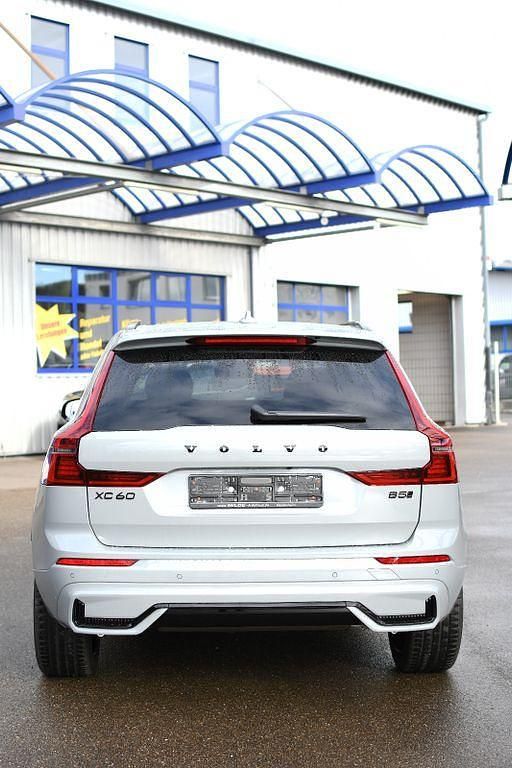 Neu Volvo XC60 250 PS (183 kW) 2025 Vapour grey SUV