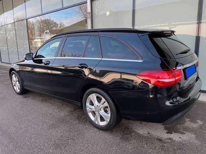 Second-hand Mercedes C180 116 CP (85 kW) 2015 Negru Break