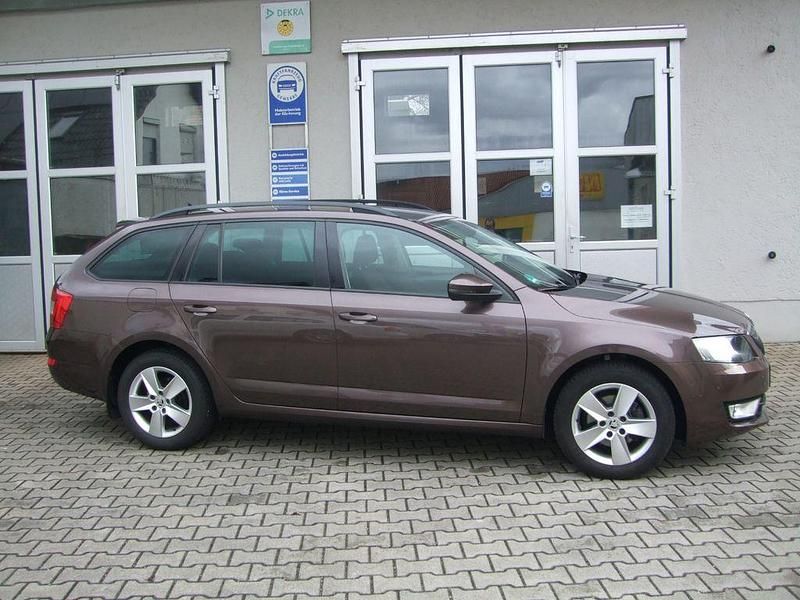 Gebraucht Skoda Octavia Ambition 150 PS (110 kW) 2016 Braun Kleinwagen