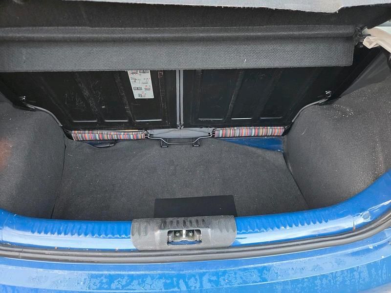 Gebraucht VW Fox 54 PS (39 kW) 2005 Blau Kleinwagen