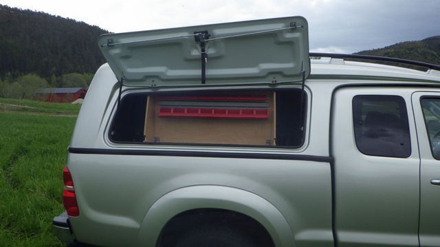 Gebraucht Toyota HiLux 144 PS (105 kW) 2012 Silber metallic Pickup