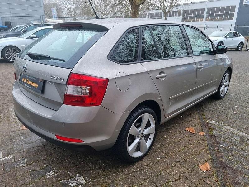 Gebraucht Skoda Rapid Elegance 105 PS (77 kW) 2014 Cappuccinobeige metallic Kleinwagen