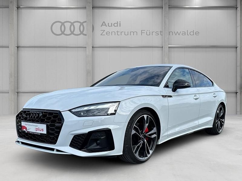 Weiss Gebraucht 2022 Audi A5 Sportback S-Line Kleinwagen | 43.375 € (Teuer) - Bild 1/4