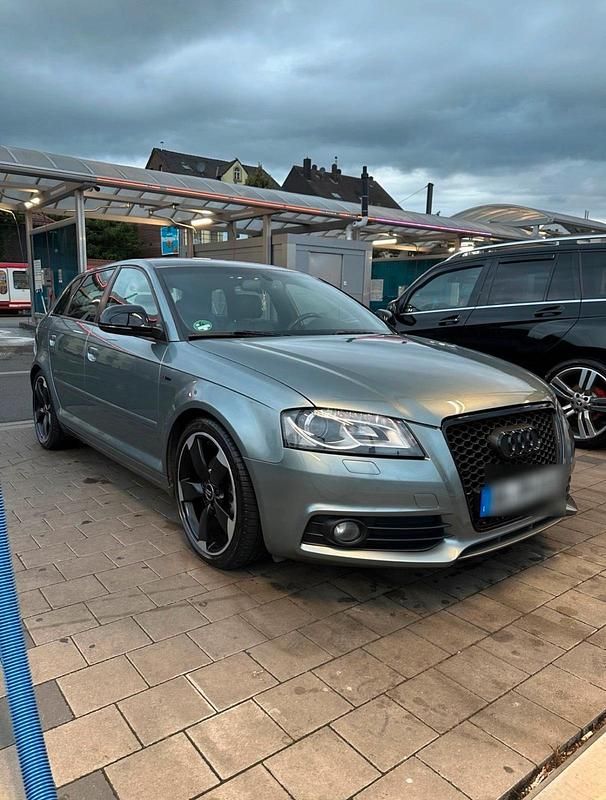 Grau Gebraucht 2009 Audi A3 S-line plus Limousine | 12.500 € - Bild 1/4