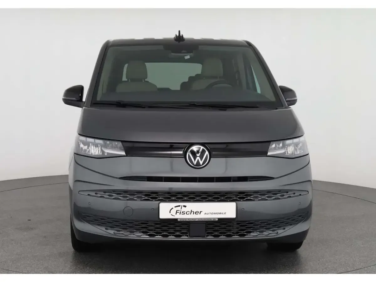 Second-hand VW Multivan Basis 150 CP (110 kW) 2024 Monovolum