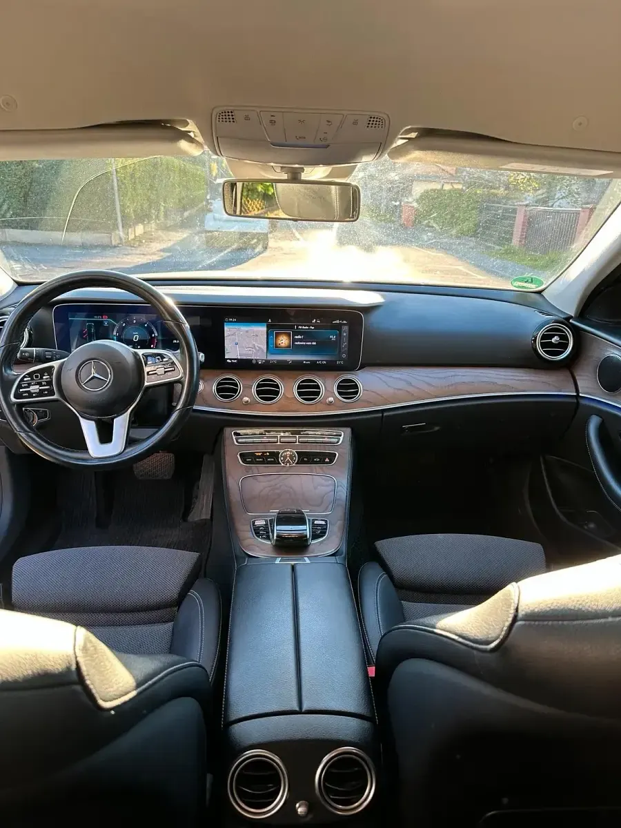 Gebraucht Mercedes E220 Avantgarde 194 PS (142 kW) 2018 Silber Kombi