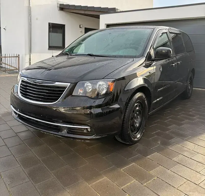 Gebraucht Chrysler Town & Country 287 PS (211 kW) 2014 Schwarz Van / Kleinbus