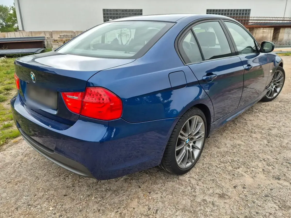 Gebraucht BMW 320 M Sport 184 PS (135 kW) 2011 Blau Limousine
