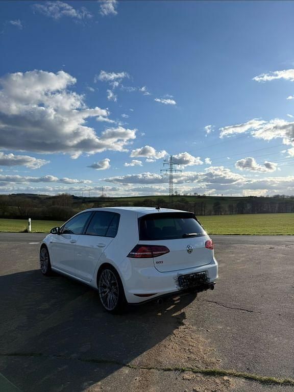 Gebraucht VW Golf VII GTI 230 PS (169 kW) 2015 Weiß Limousine
