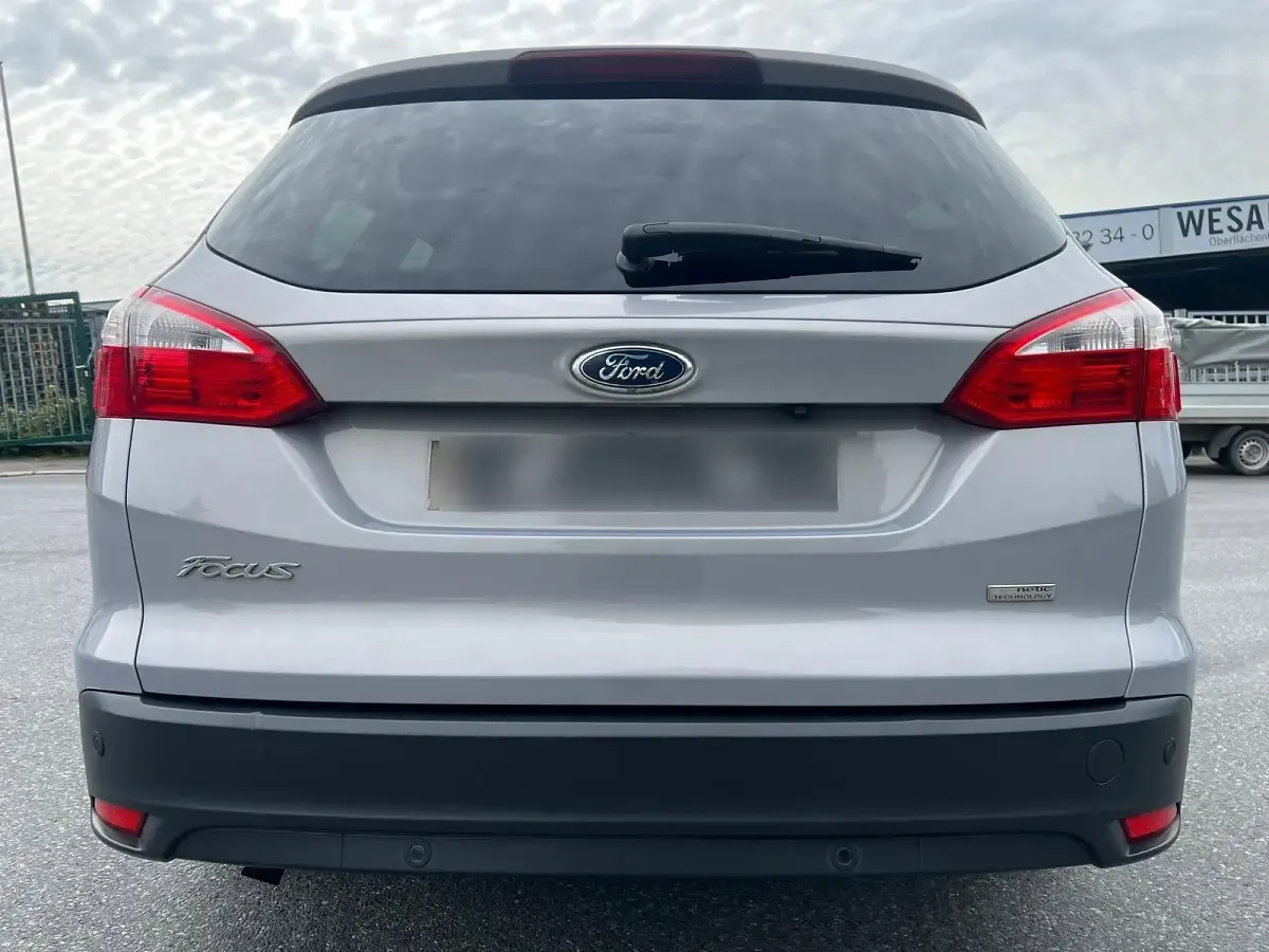 Gebraucht Ford Focus 125 PS (91 kW) 2013 Grau Kombi