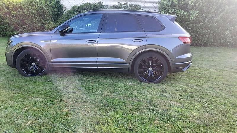 Grau Gebraucht 2020 VW Touareg SUV | 39.500 € (Superpreis) - Bild 1/4