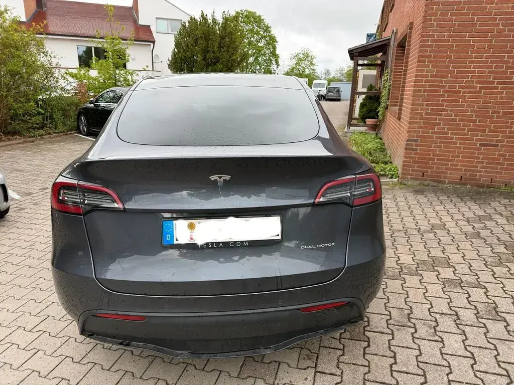 Usata Tesla Model Y Long Range AWD 366 kW (498 CV) 2022 Grigio SUV