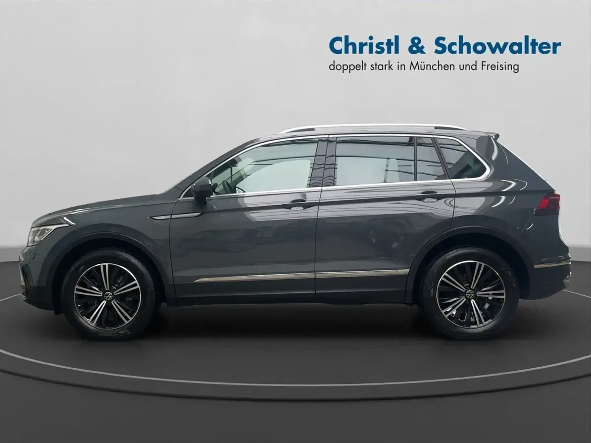 Gebraucht VW Tiguan Elegance 200 PS (147 kW) 2022 Delfingrau metallic SUV