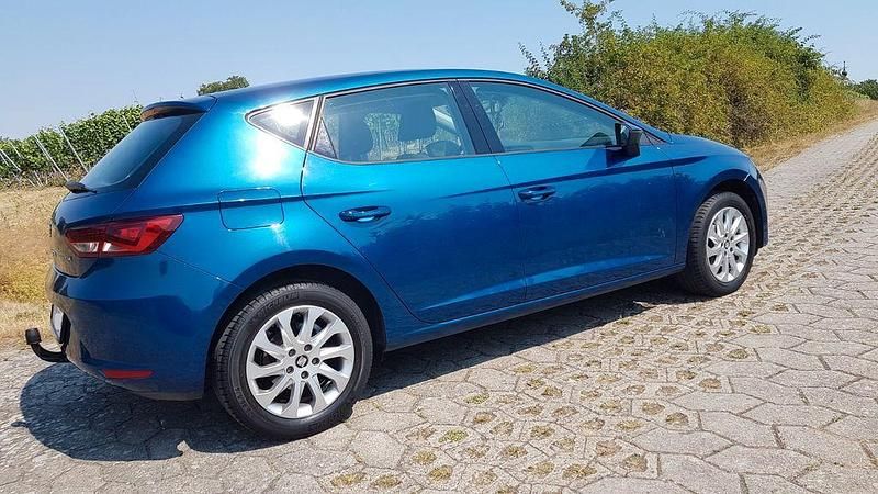 Blau Gebraucht 2013 Seat Leon FR Limousine | 6.990 € (Guter Preis) - Bild 1/4