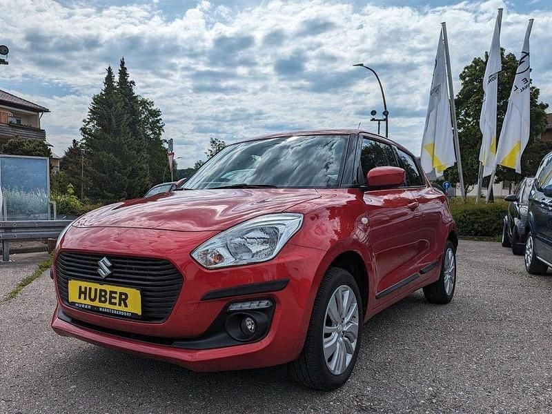 Rot Gebraucht 2020 Suzuki Swift Comfort Limousine | 7.990 € (Superpreis) - Bild 1/4
