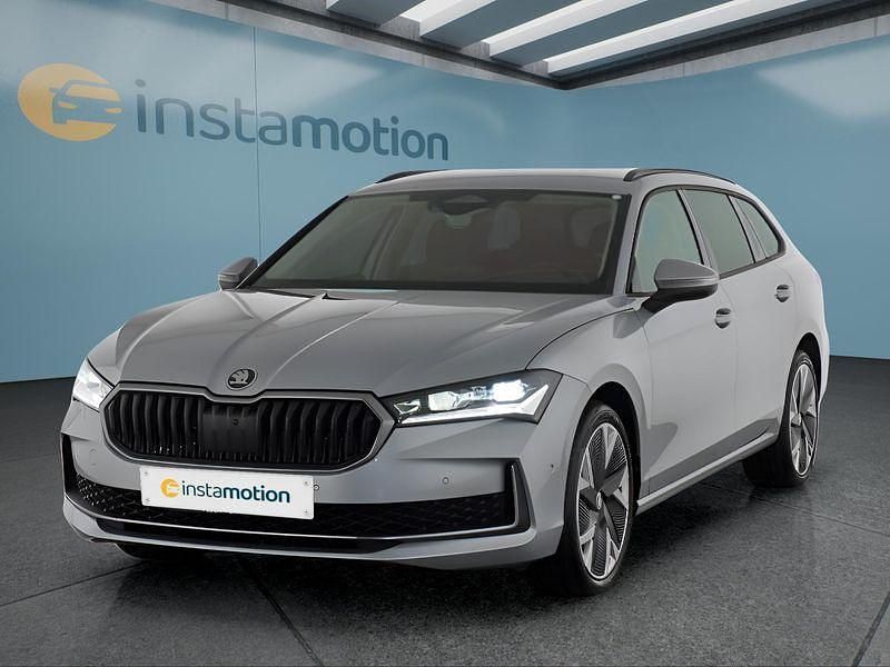 Silber Gebraucht 2024 Skoda Superb Kombi | 38.799 € (Etwas zu teuer) - Bild 1/4