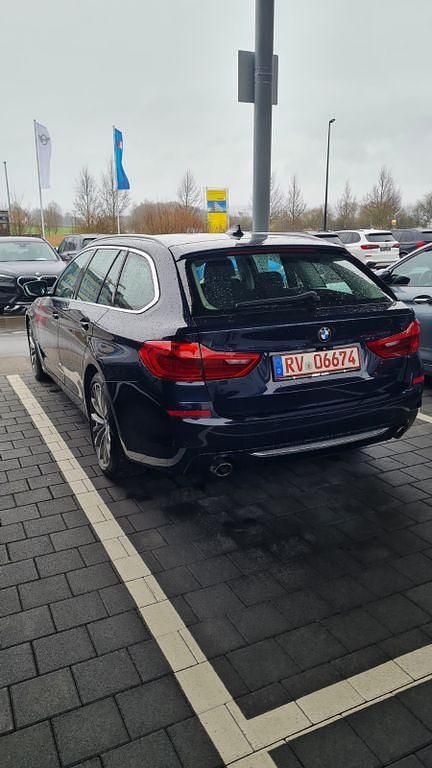 Gebraucht BMW 530 265 PS (194 kW) 2019 Blau Kombi