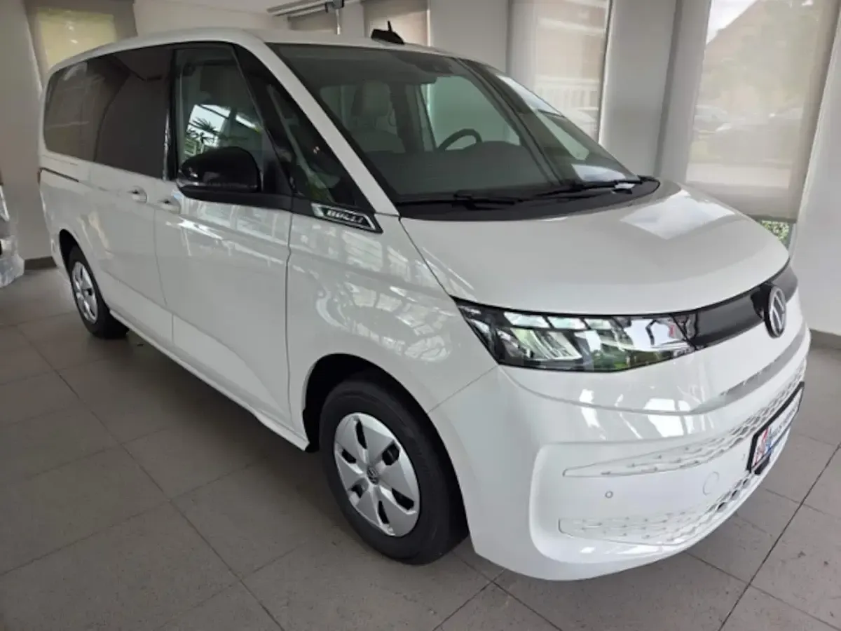 Second-hand VW Multivan Basis 150 CP (110 kW) 2025 Monovolum