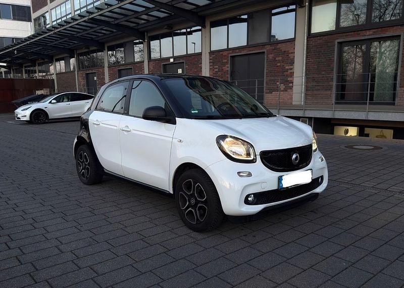Gebraucht Smart ForFour Passion 71 PS (52 kW) 2017 Weiß Kleinwagen