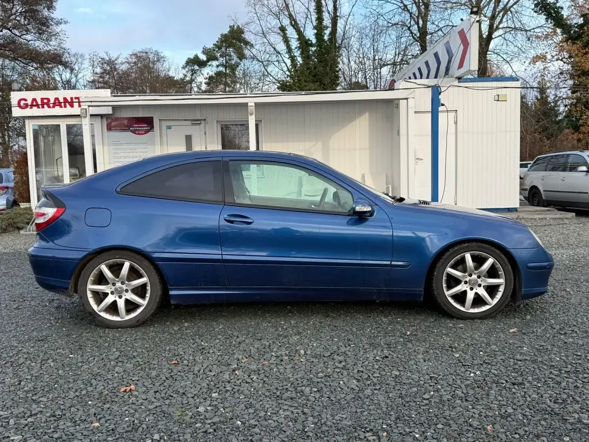 Gebraucht Mercedes C200 163 PS (119 kW) 2004 Blau Coupé