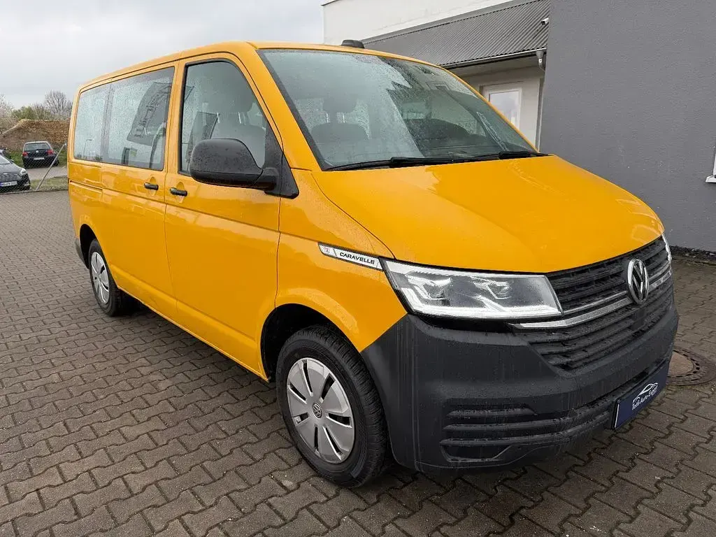 Gebraucht VW Caravelle Trendline 150 PS (110 kW) 2020 Gelb Van